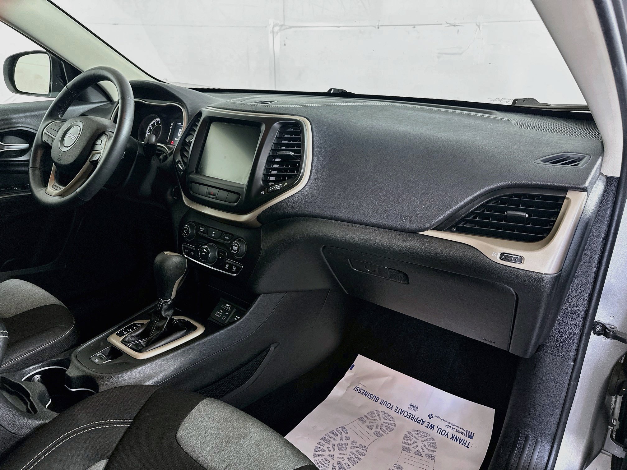 Used 2014 Jeep Cherokee Latitude w/ Cold Weather Group FWD image 26