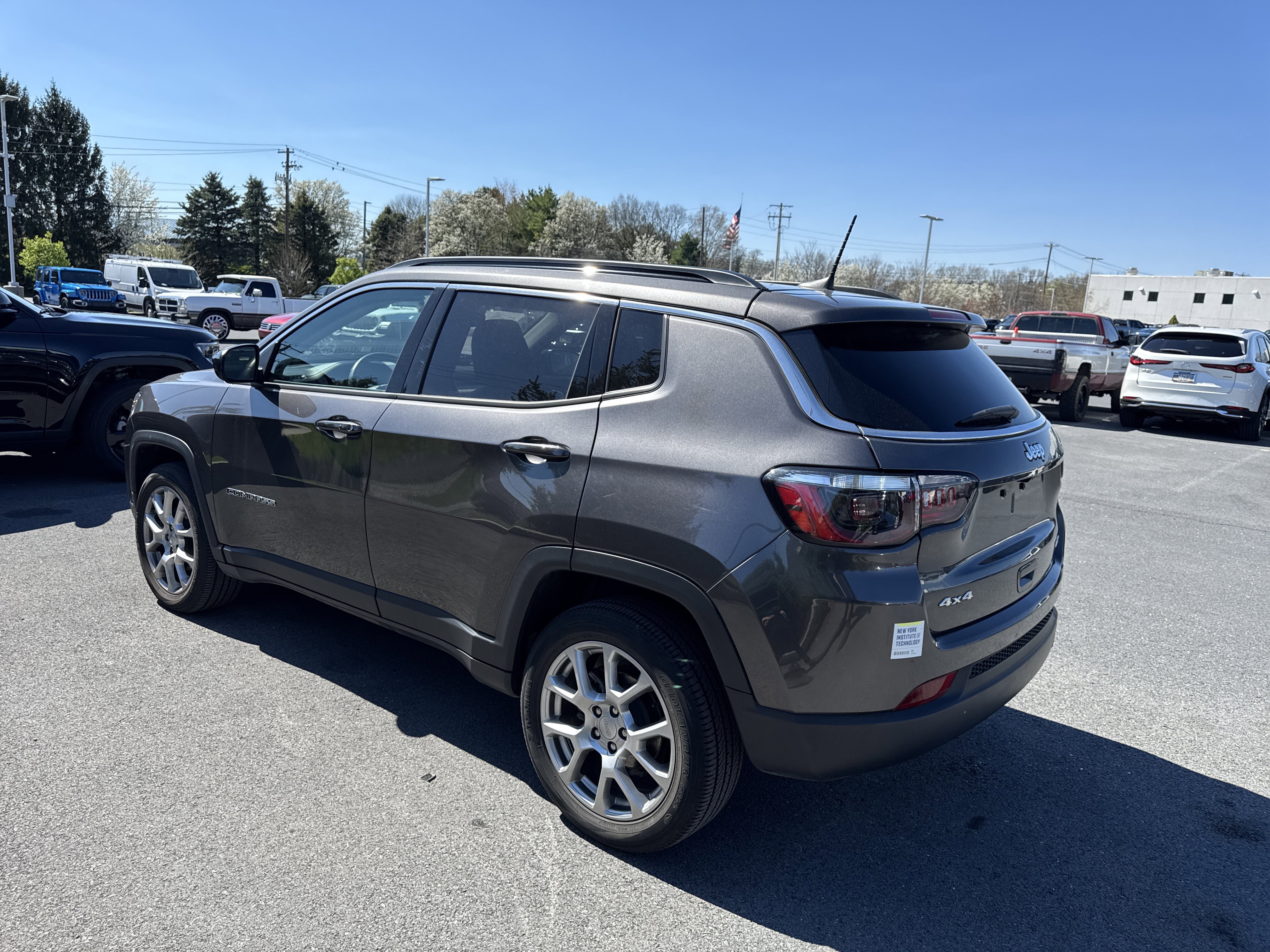Used 2022 Jeep Compass Latitude image 25