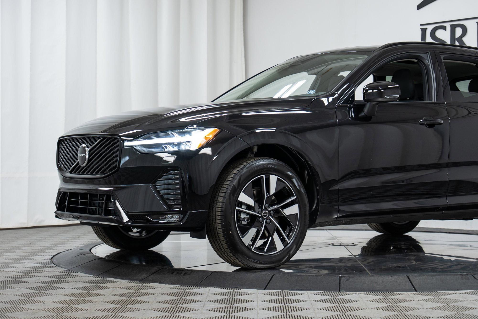 New 2026 Volvo XC60 B5 Core w/ Climate Package image 25