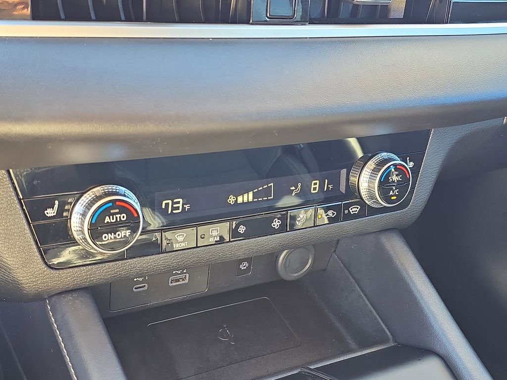 Used 2024 Mitsubishi Outlander SE image 25