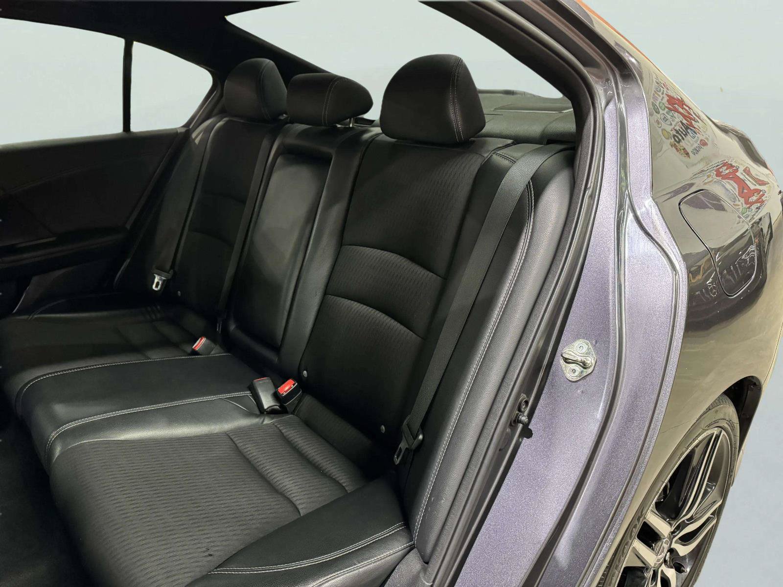 Used 2017 Honda Accord Sport image 14