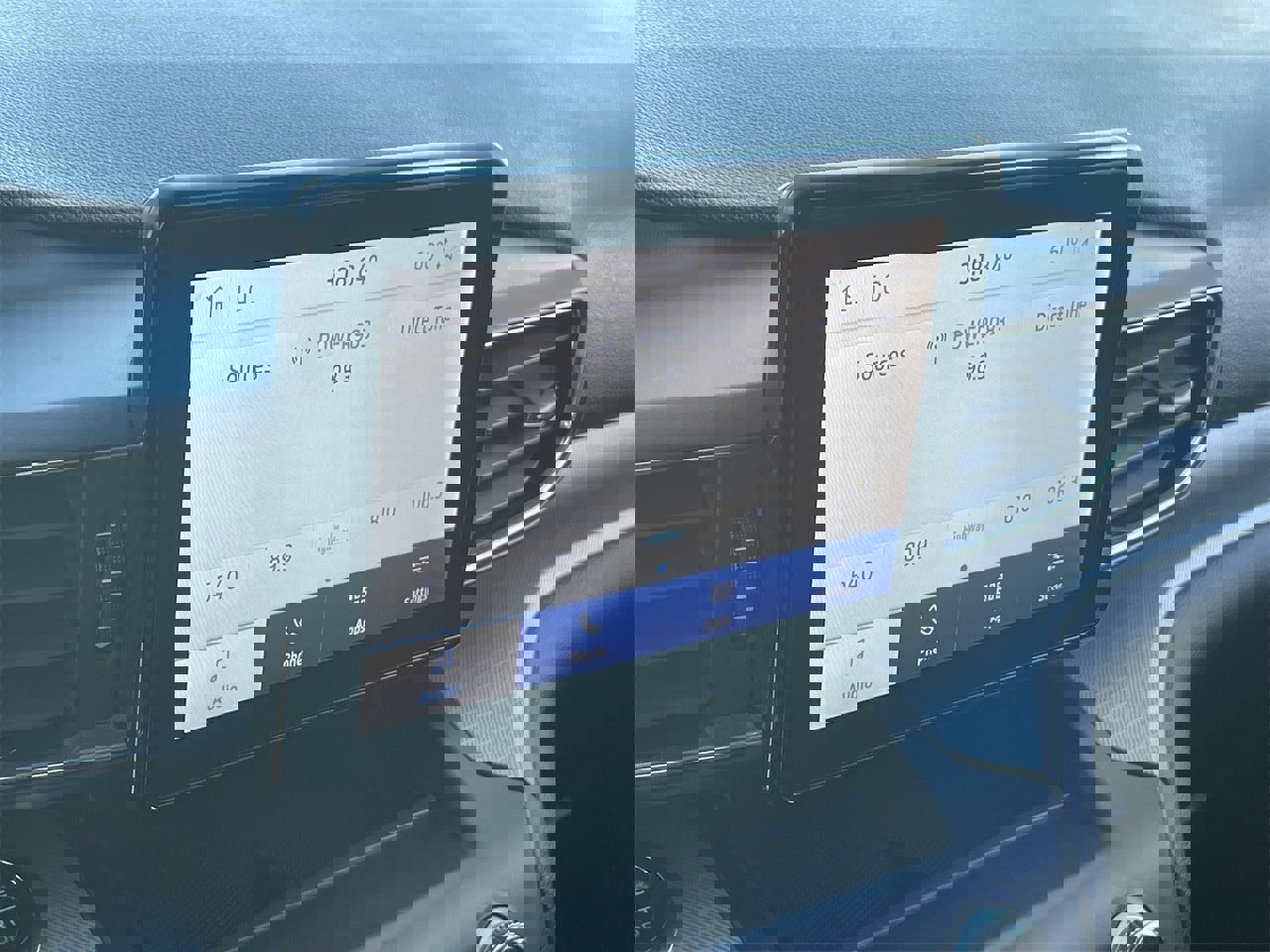 Used 2020 Ford Explorer XLT w/ Equipment Group 202A image 26