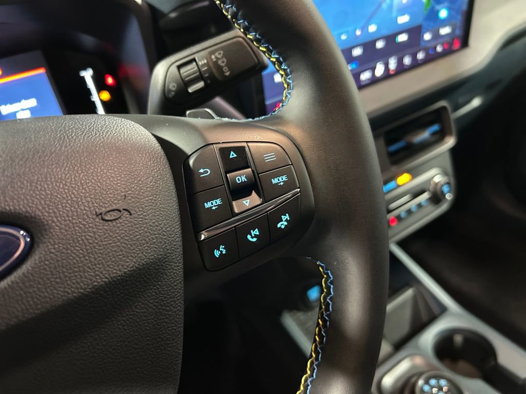 New 2025 Ford Maverick Lobo image 19