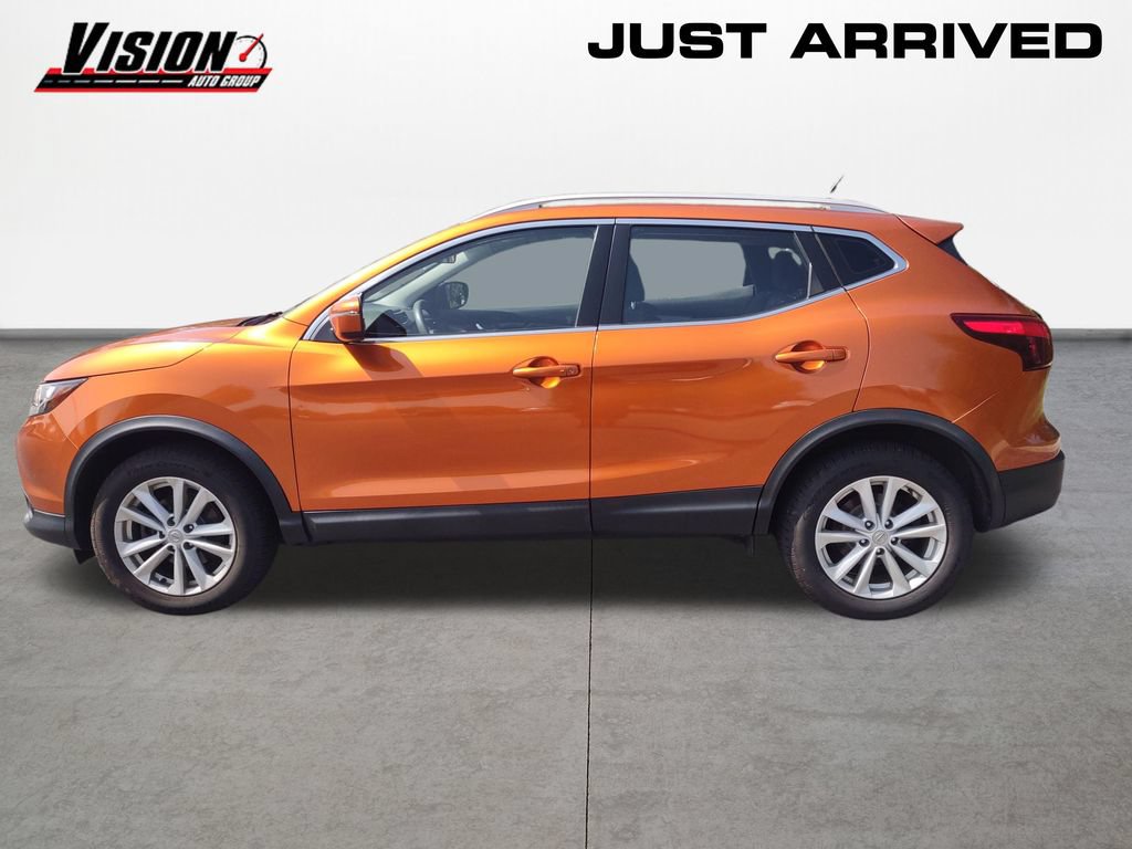 Used 2017 Nissan Rogue Sport SV AWD/4WD image 2