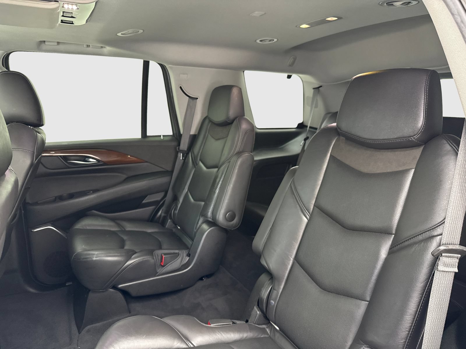 Used 2018 Cadillac Escalade Luxury AWD/4WD image 37