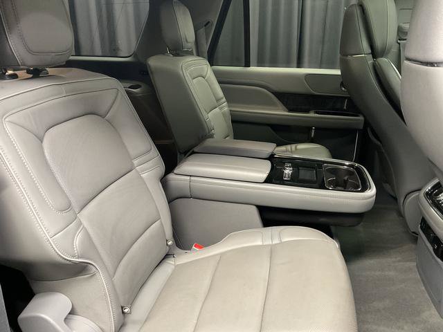 Used 2019 Lincoln Navigator L Reserve AWD/4WD image 14