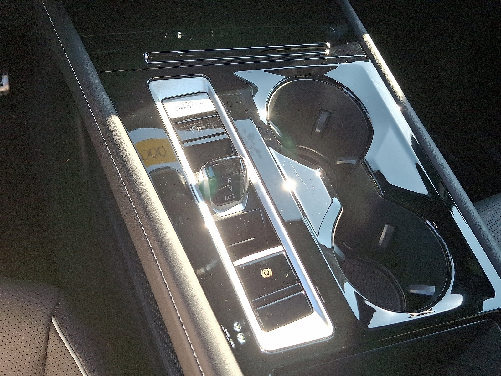 New 2026 Volkswagen Atlas Cross Sport SEL Premium R-Line image 7