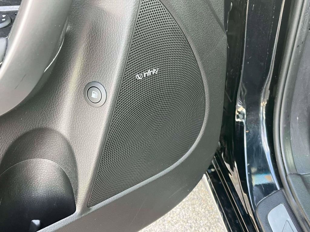 Used 2015 Kia Sorento SX image 19