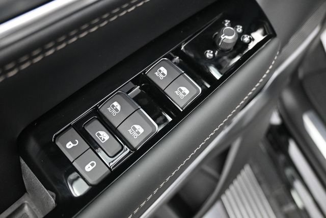 New 2026 Jeep Grand Wagoneer L Summit w/ Rear Seat Video Group I AWD/4WD image 16