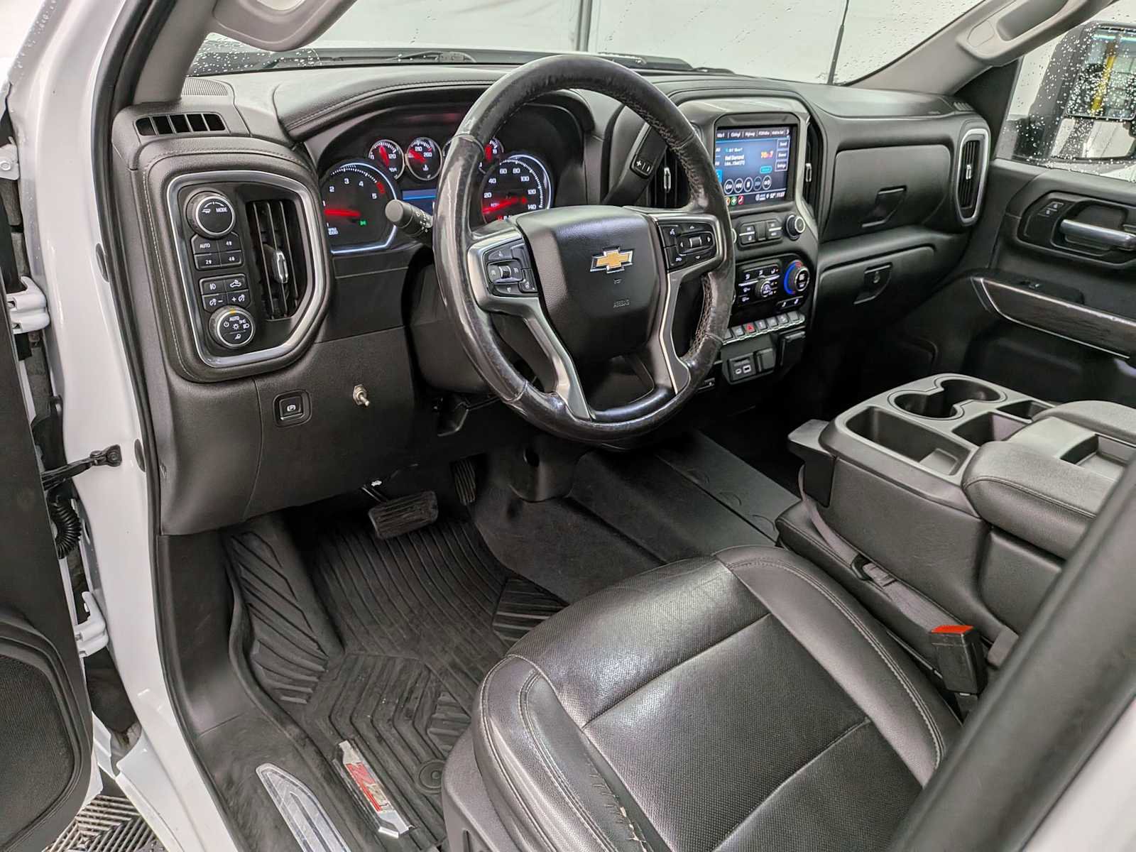 Used 2022 Chevrolet Silverado 2500 LTZ image 2