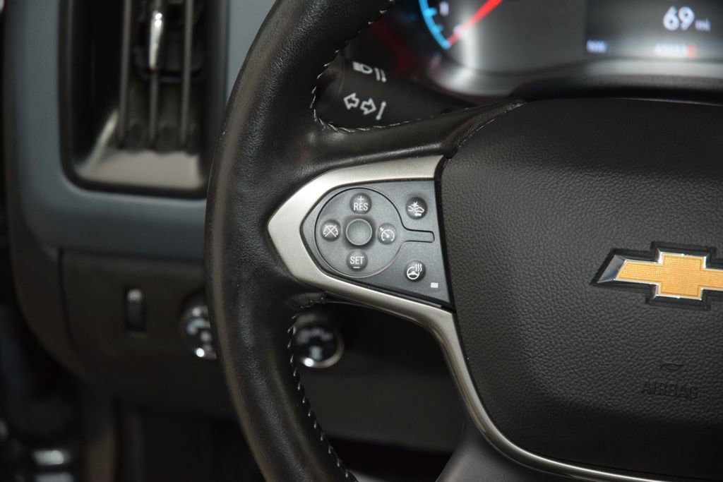 Used 2021 Chevrolet Colorado Z71 w/ Safety Package AWD/4WD image 39