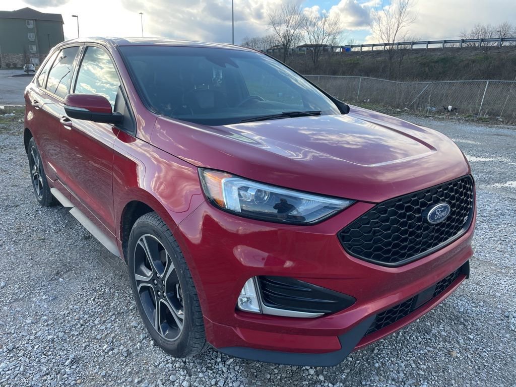 Used 2020 Ford Edge ST w/ Cold Weather Package image 3