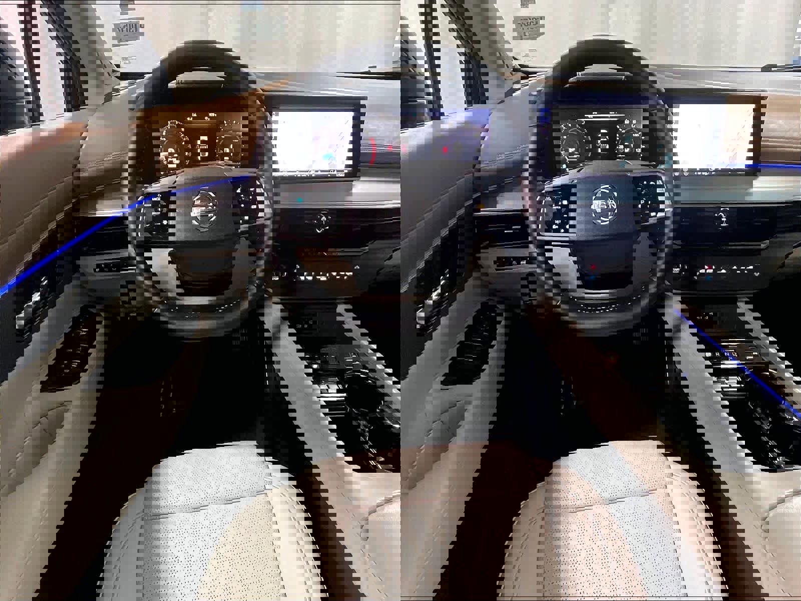 Certified 2025 Nissan Murano Platinum w/ Cargo Package image 18