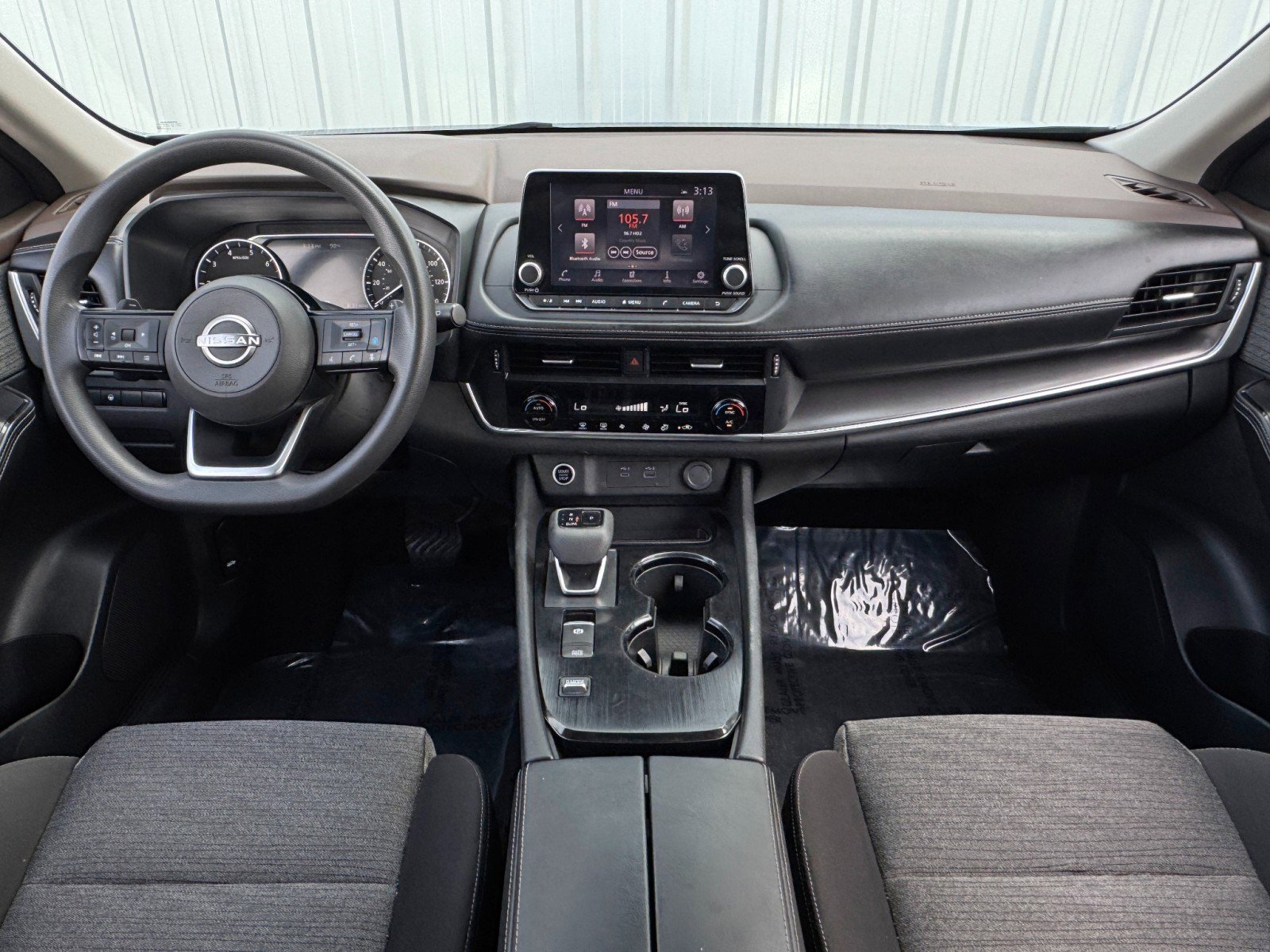 Used 2023 Nissan Rogue SV image 11