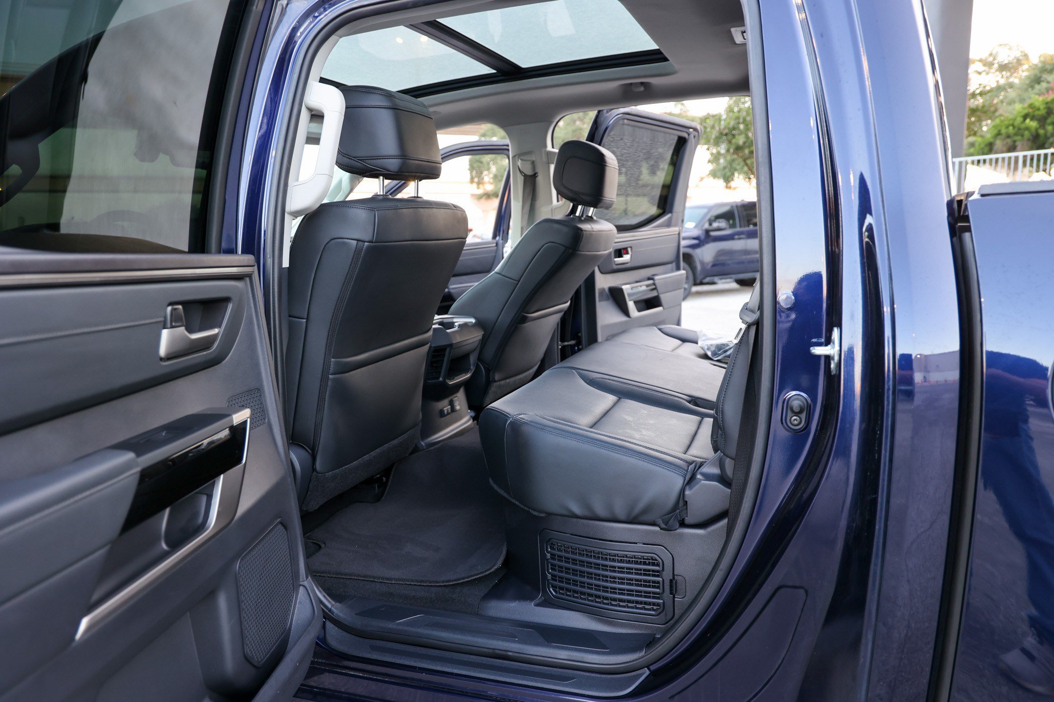 Used 2023 Toyota Tundra Limited AWD/4WD image 39