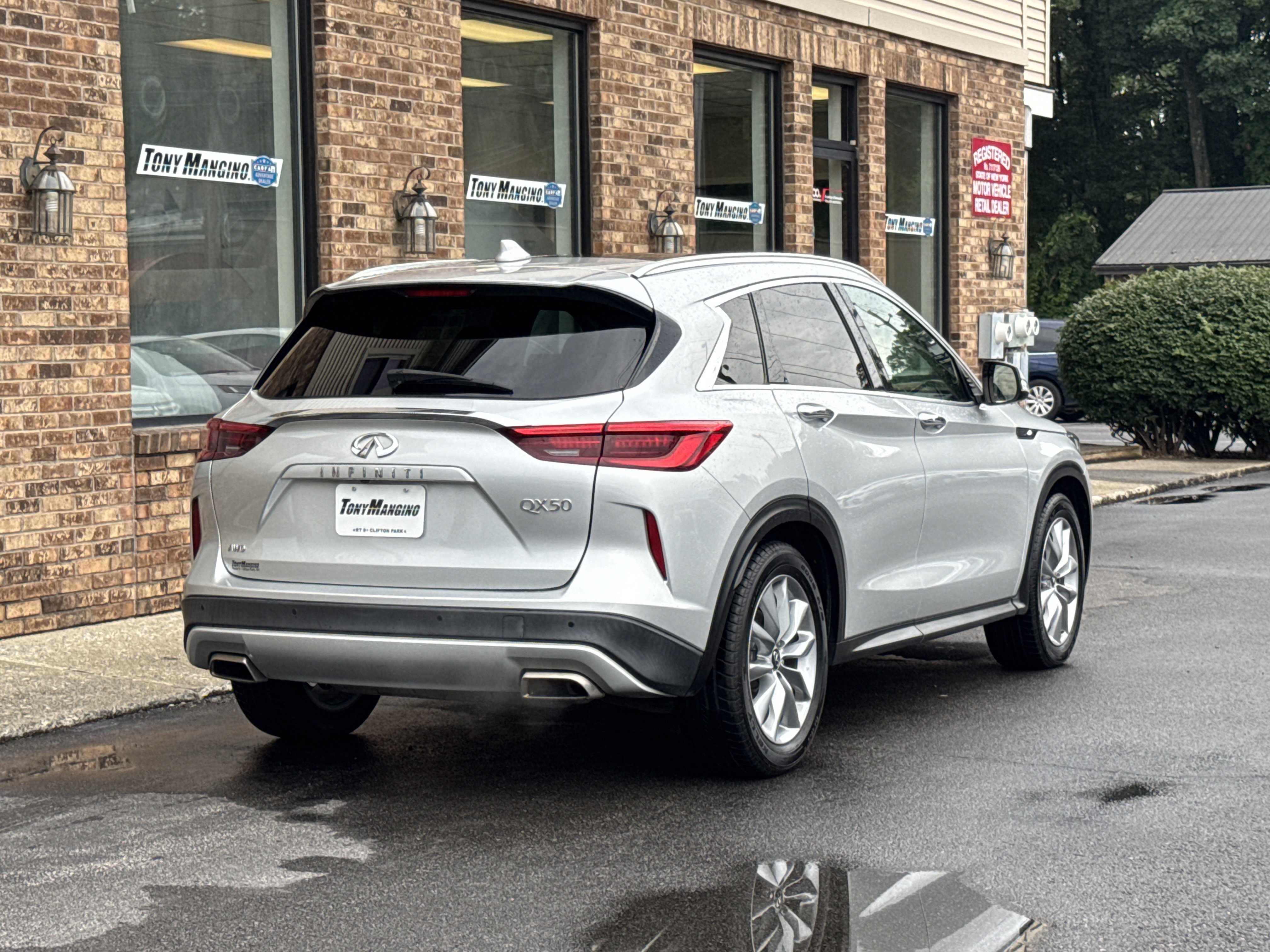 Used 2020 INFINITI QX50 Luxe w/ Navigation Package AWD/4WD image 5