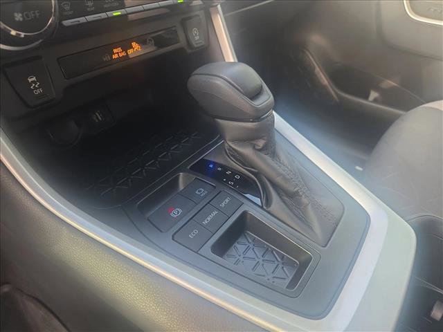 Used 2025 Toyota RAV4 XLE FWD image 10