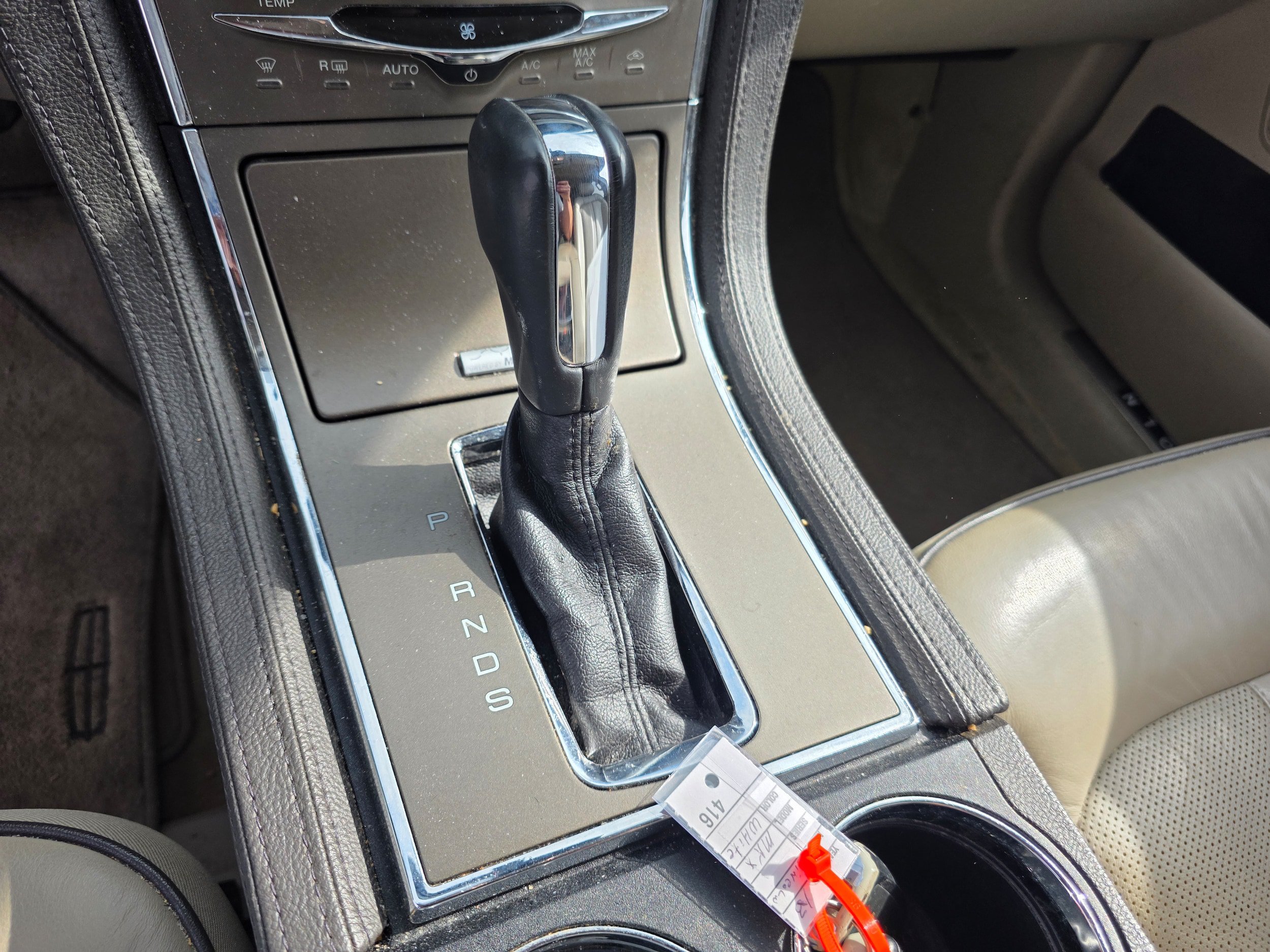 Used 2013 Lincoln MKX FWD image 11
