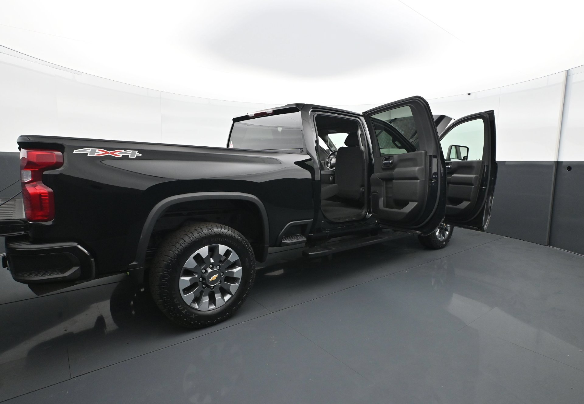 Used 2022 Chevrolet Silverado 2500 Custom w/ Custom Value Package AWD/4WD image 33