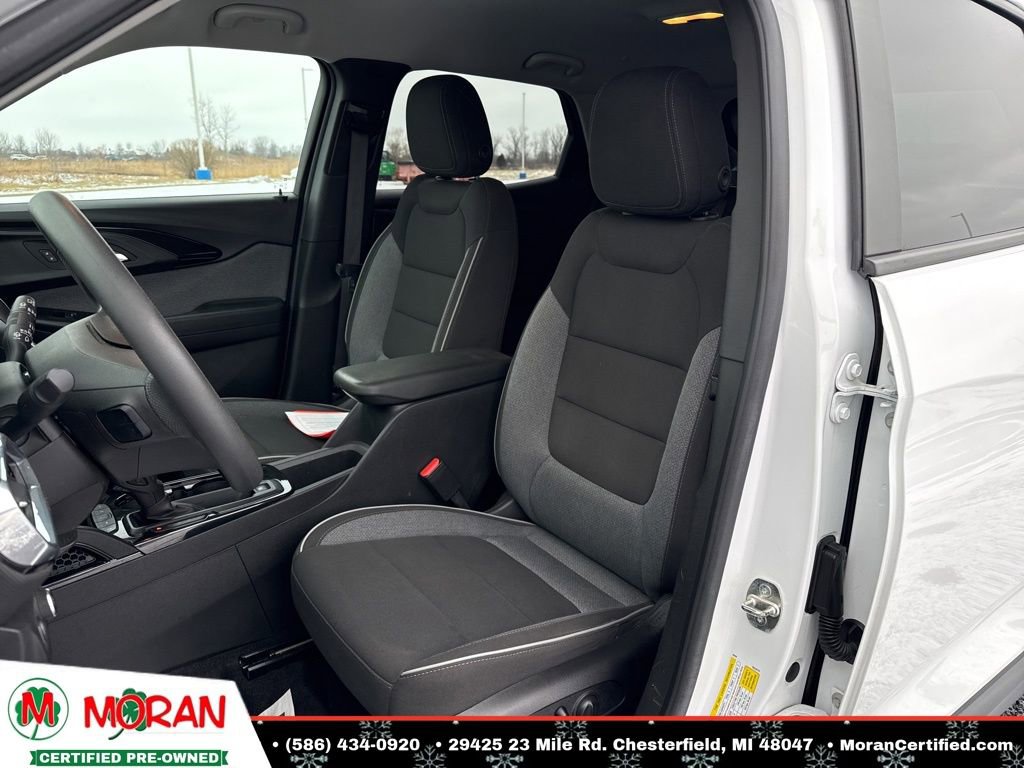 Used 2022 Chevrolet TrailBlazer LT w/ LPO, Blackout Package image 11