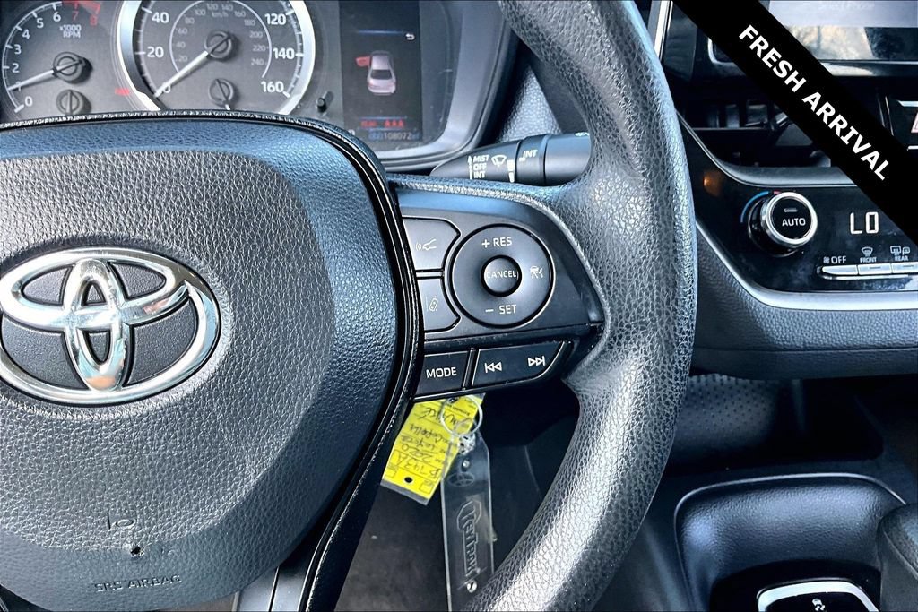 Used 2020 Toyota Corolla LE FWD image 13