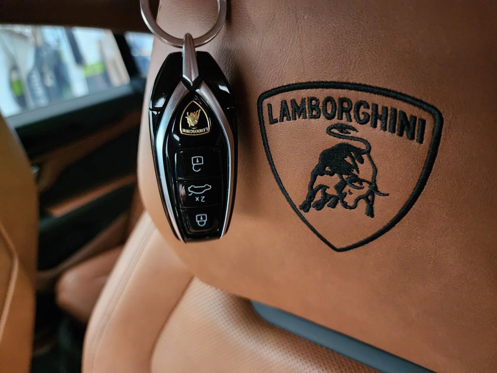 Used 2022 Lamborghini Urus image 49