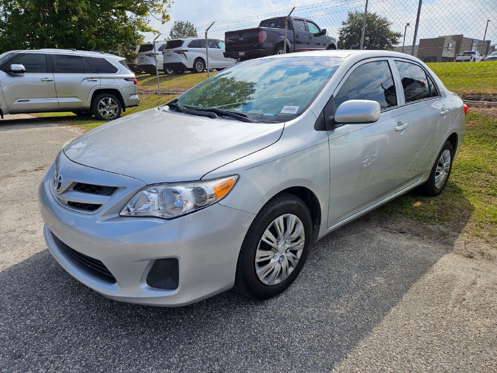Used 2013 Toyota Corolla L FWD image 3