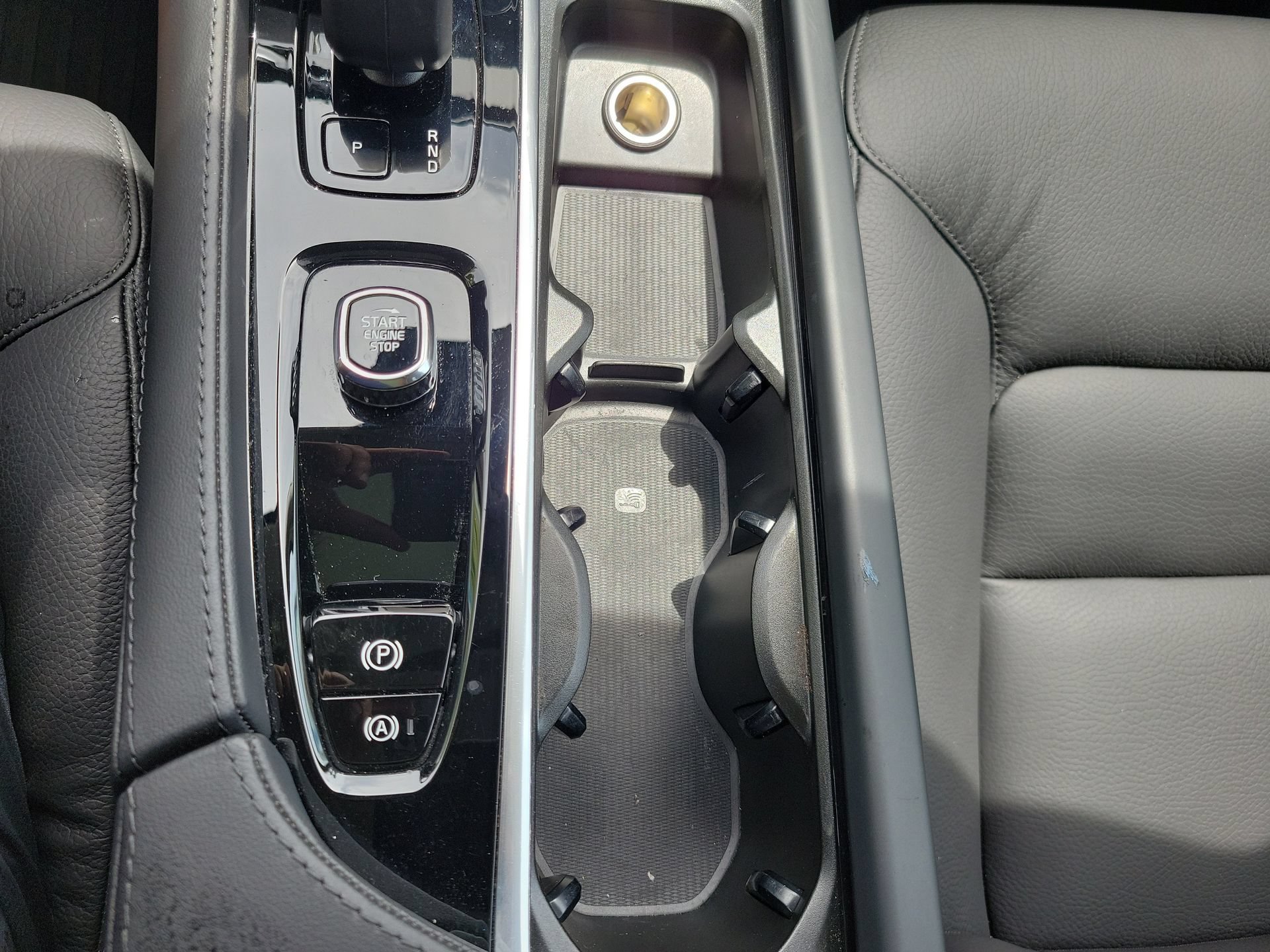 Used 2024 Volvo XC90 B6 Plus AWD/4WD image 45