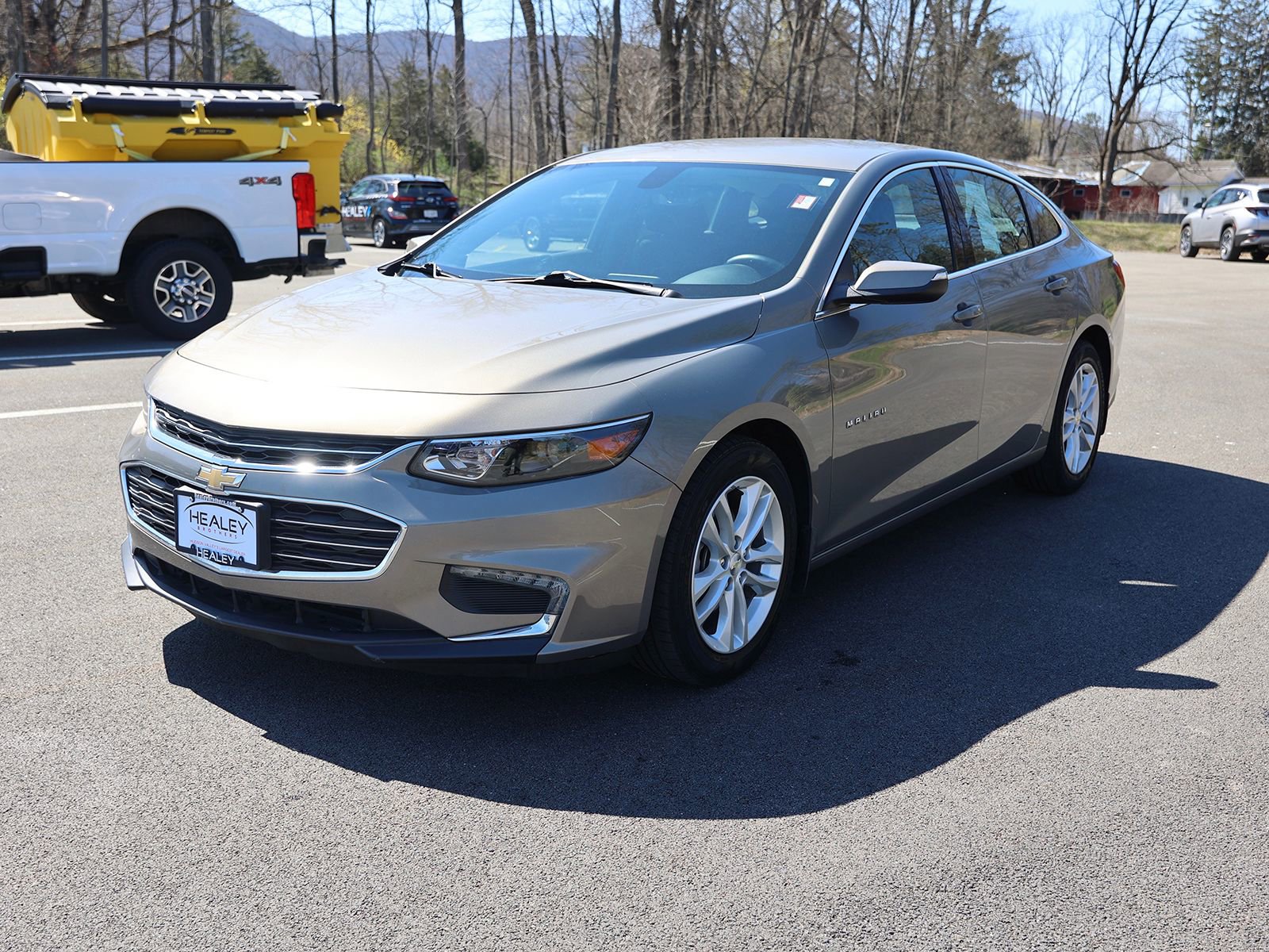 Used 2017 Chevrolet Malibu LT image 3