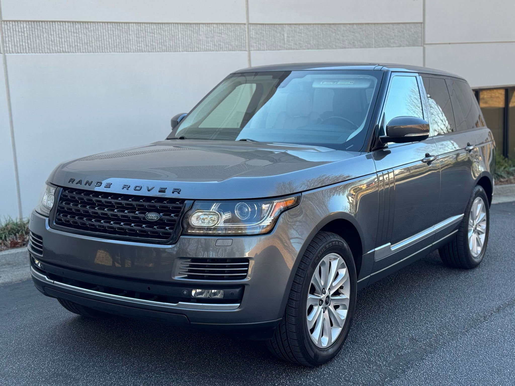 Used 2014 Land Rover Range Rover HSE image 1