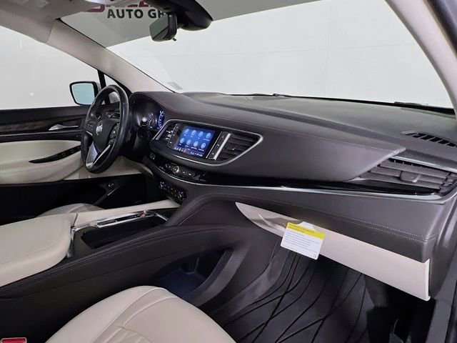 Used 2023 Buick Enclave Avenir w/ Avenir Technology Package AWD/4WD image 42