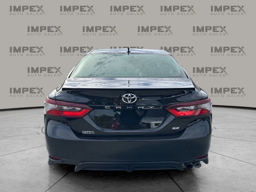 Used 2024 Toyota Camry SE image 4