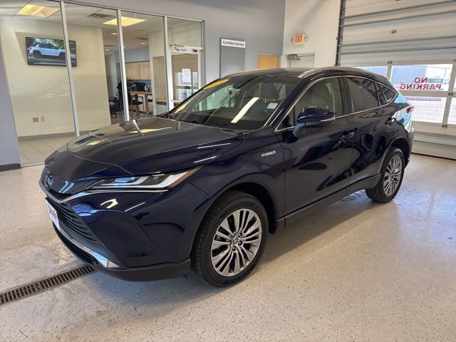 Used 2021 Toyota Venza XLE w/ Softex Package image 3