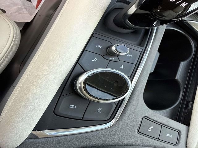 Certified 2023 Cadillac XT6 Premium Luxury w/ LPO, Floor Liner Package AWD/4WD image 25