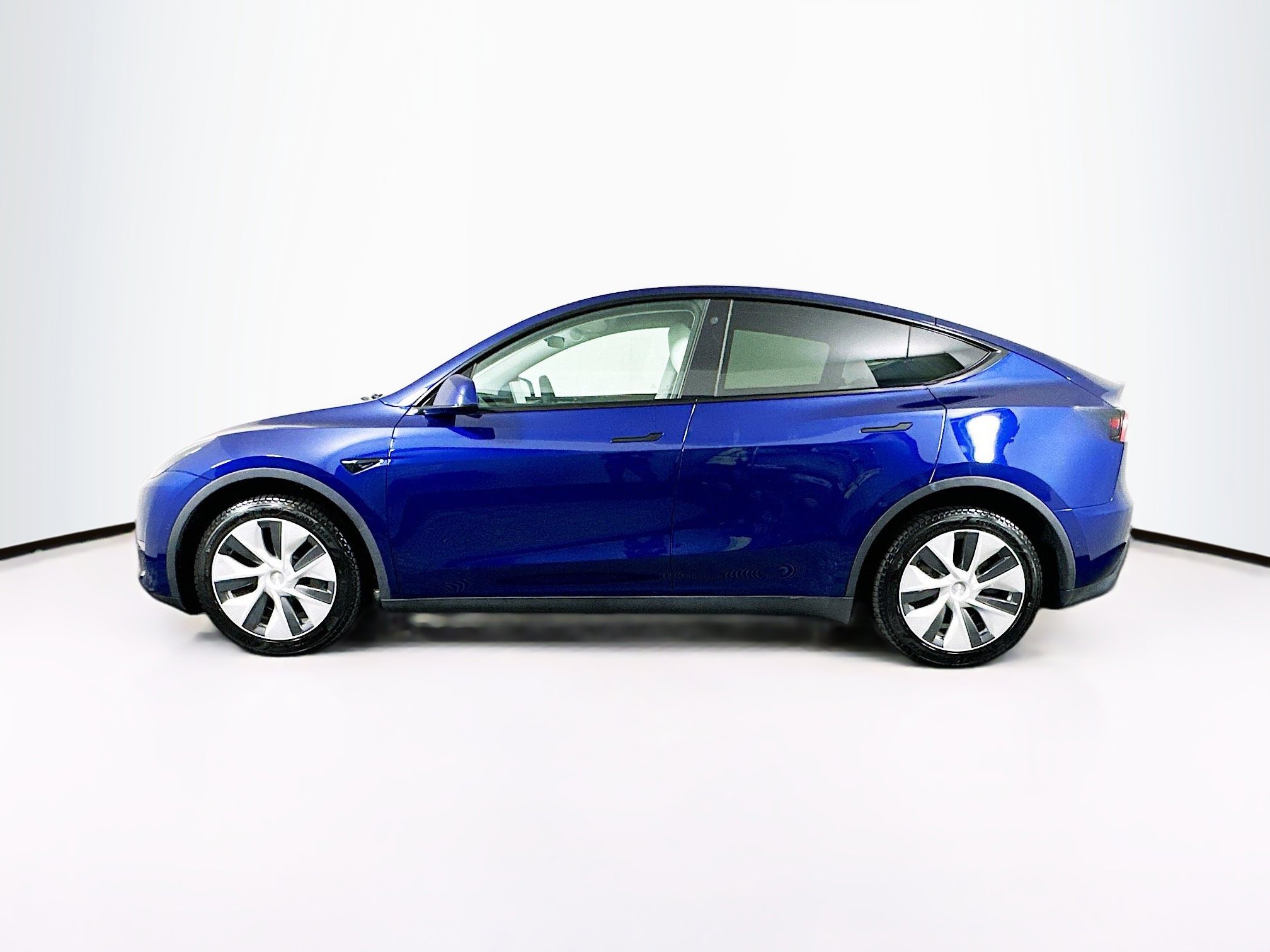 Used 2022 Tesla Model Y Long Range image 4