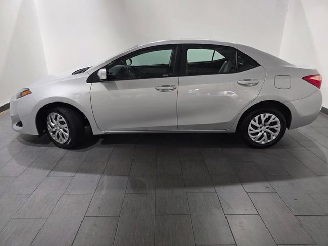 Used 2017 Toyota Corolla LE w/ Carpet Mat Package (TMS) FWD image 2