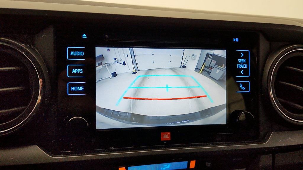 Used 2017 Toyota Tacoma TRD Sport image 18