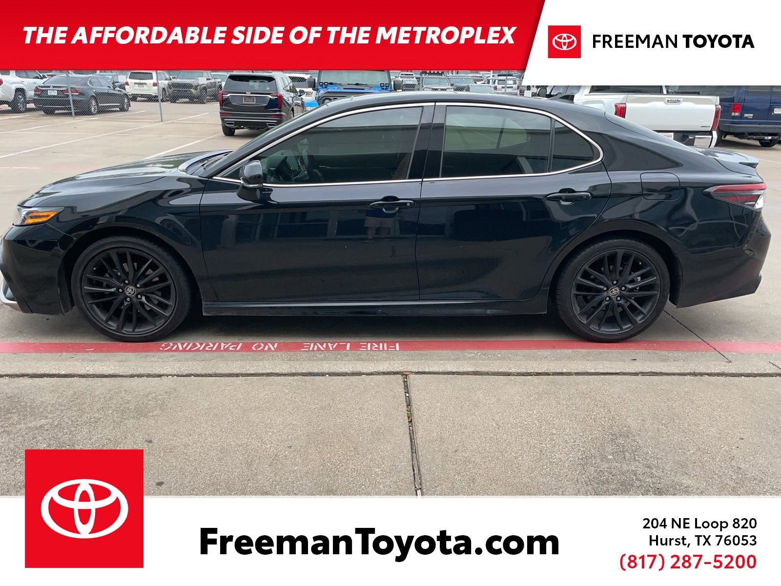 Used 2022 Toyota Camry XSE FWD image 1