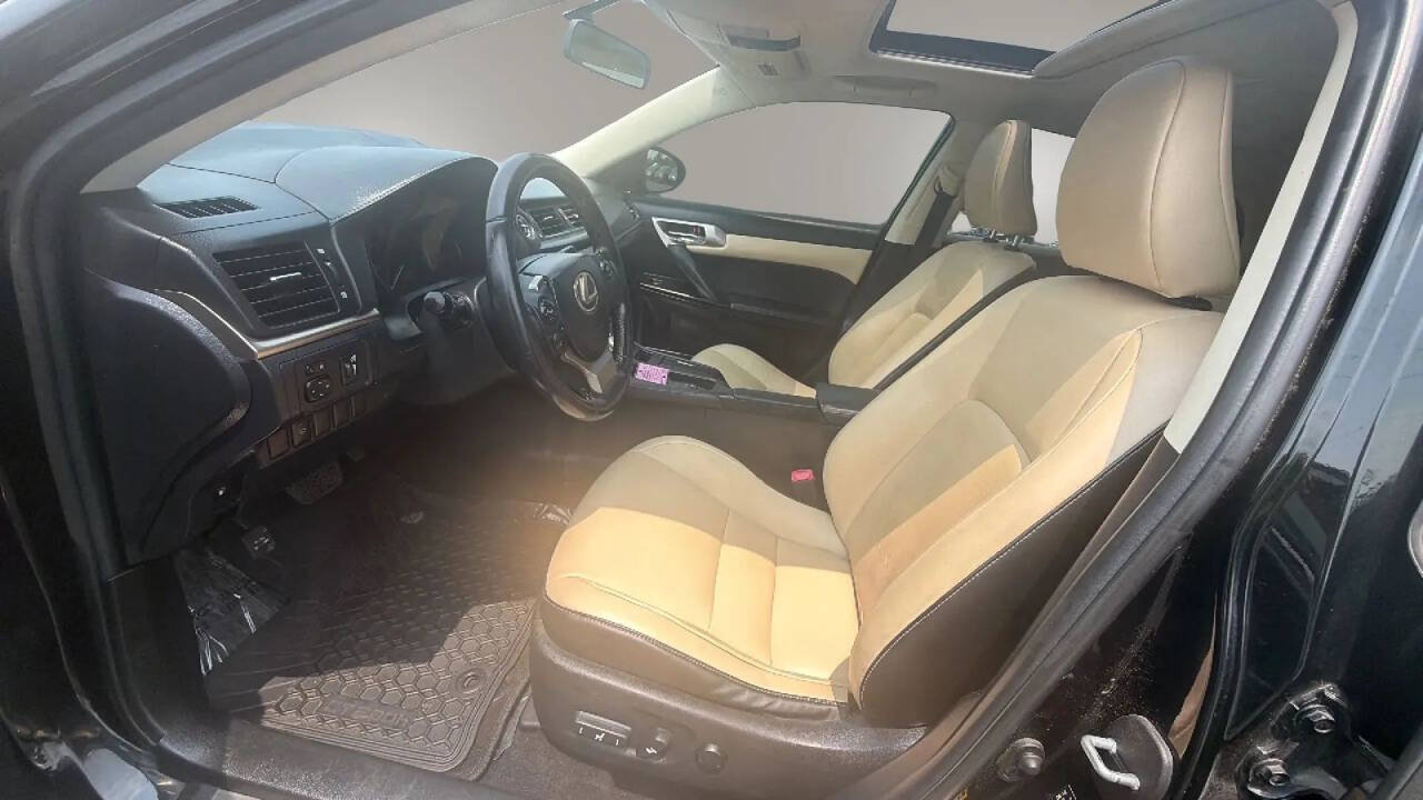 Used 2014 Lexus CT 200h w/ Seat Comfort Package FWD image 12