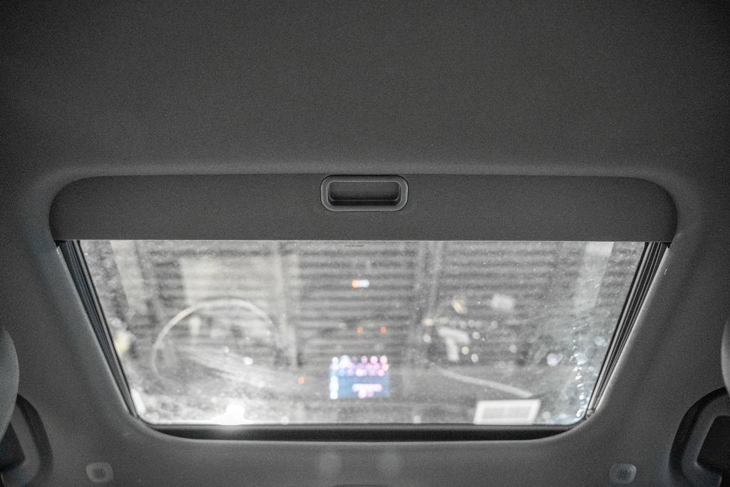 New 2025 Jeep Grand Cherokee Laredo X w/ Luxury Tech Group I image 32