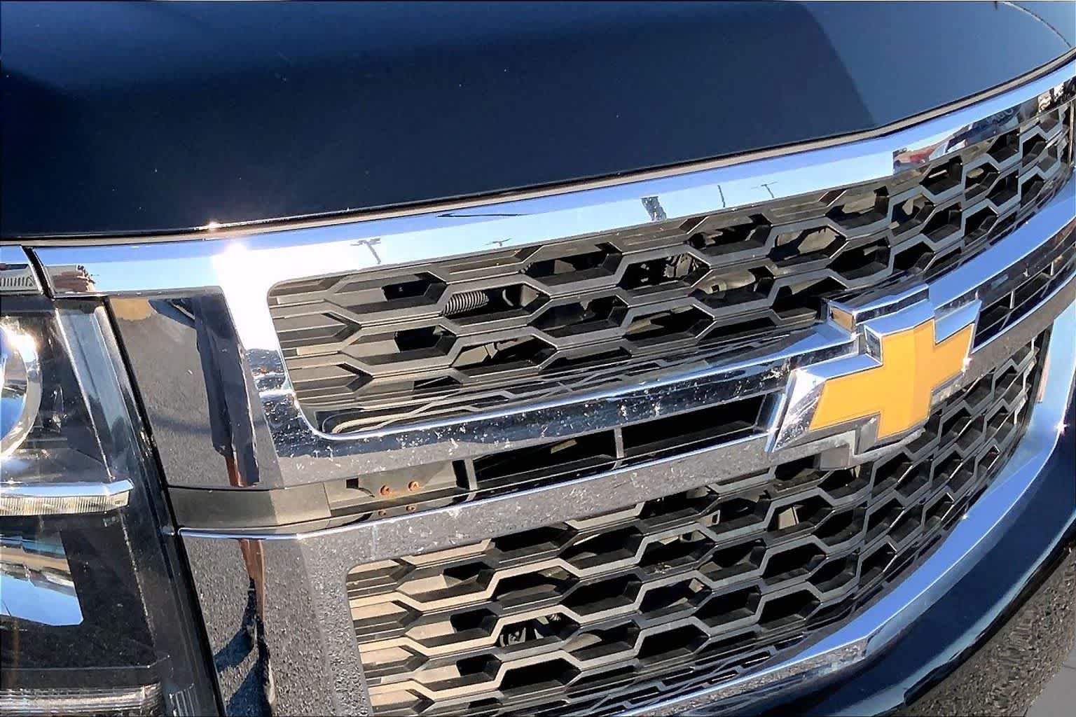 Used 2019 Chevrolet Suburban LT AWD/4WD image 29