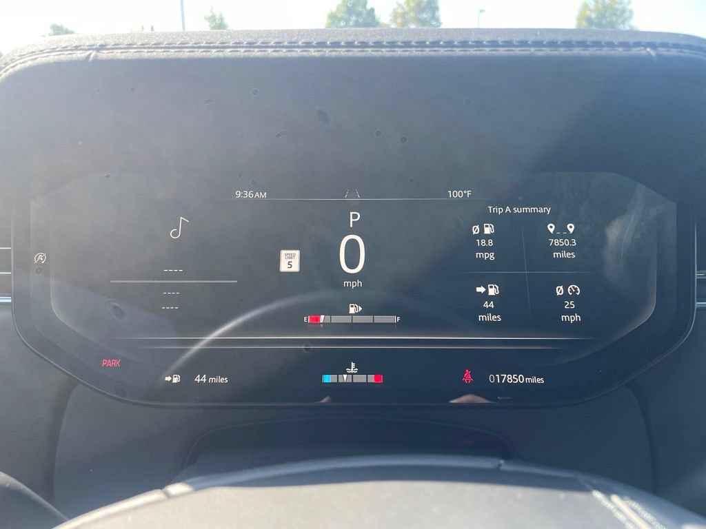 Used 2025 Land Rover Range Rover SE AWD/4WD image 16