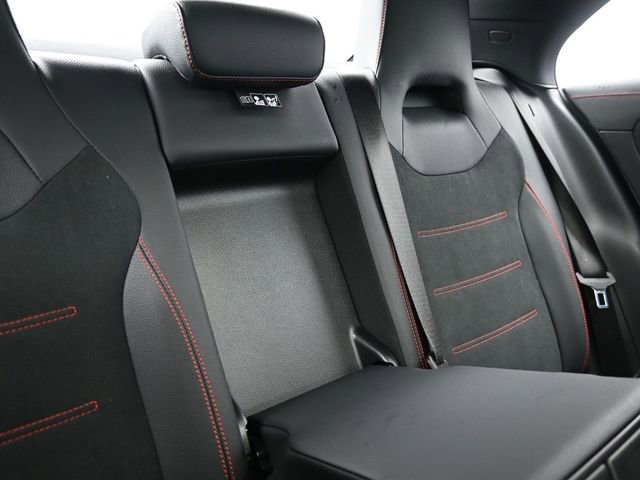 Used 2023 Mercedes-Benz CLA 250 4MATIC image 22