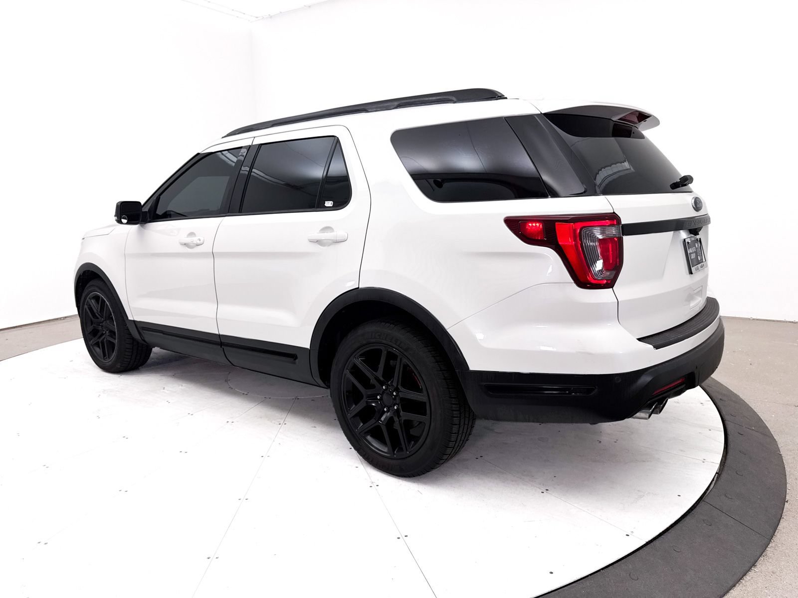 Used 2019 Ford Explorer Sport w/ Equipment Group 401A AWD/4WD image 18