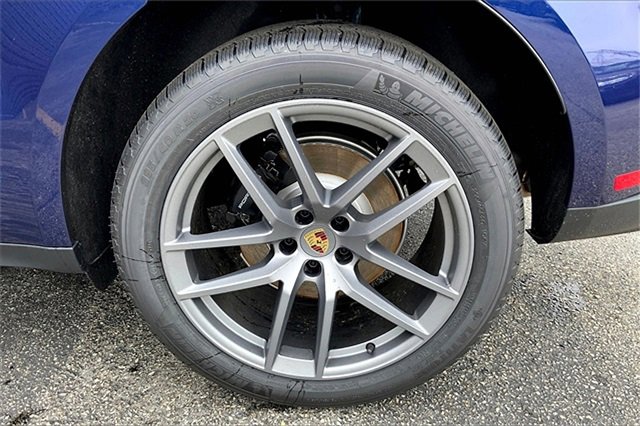 New 2025 Porsche Macan image 16