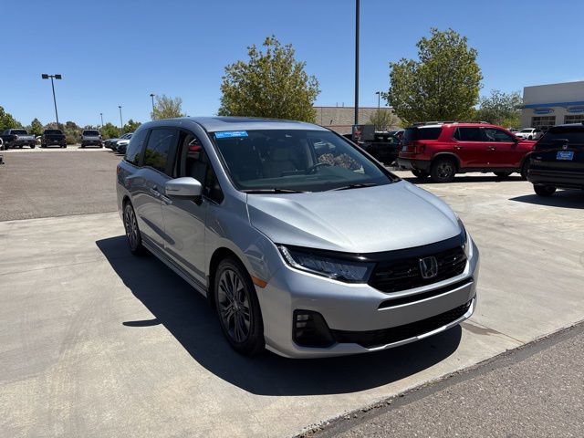 Certified 2025 Honda Odyssey Touring image 4