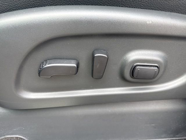 Used 2023 Nissan Titan PRO-4X w/ Pro-4x Convenience Package image 16