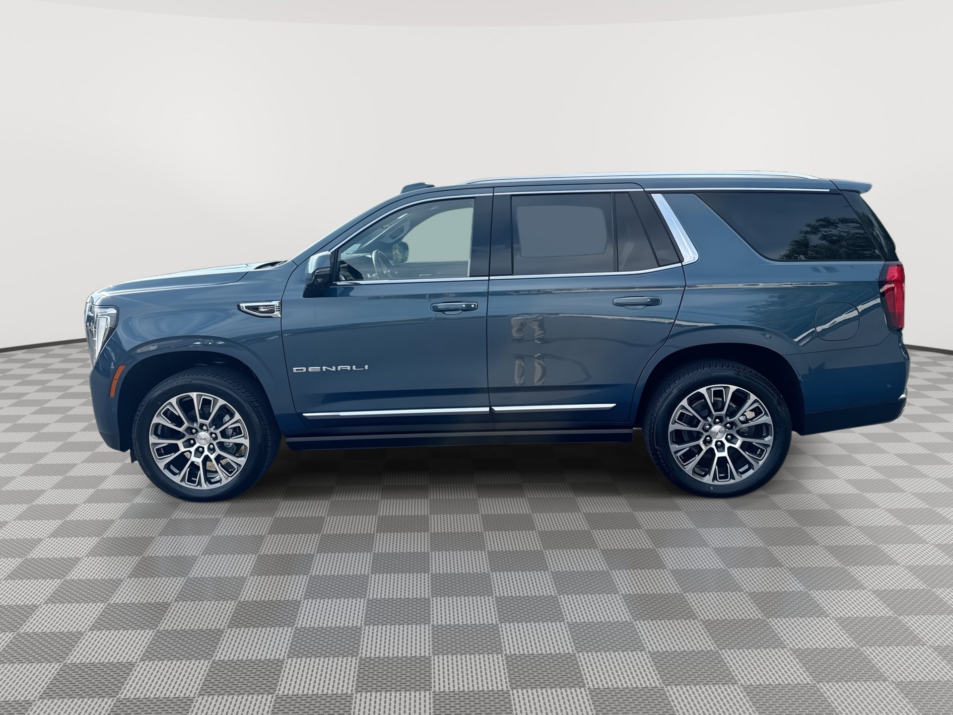New 2026 GMC Yukon Denali w/ Denali Reserve Package AWD/4WD image 5