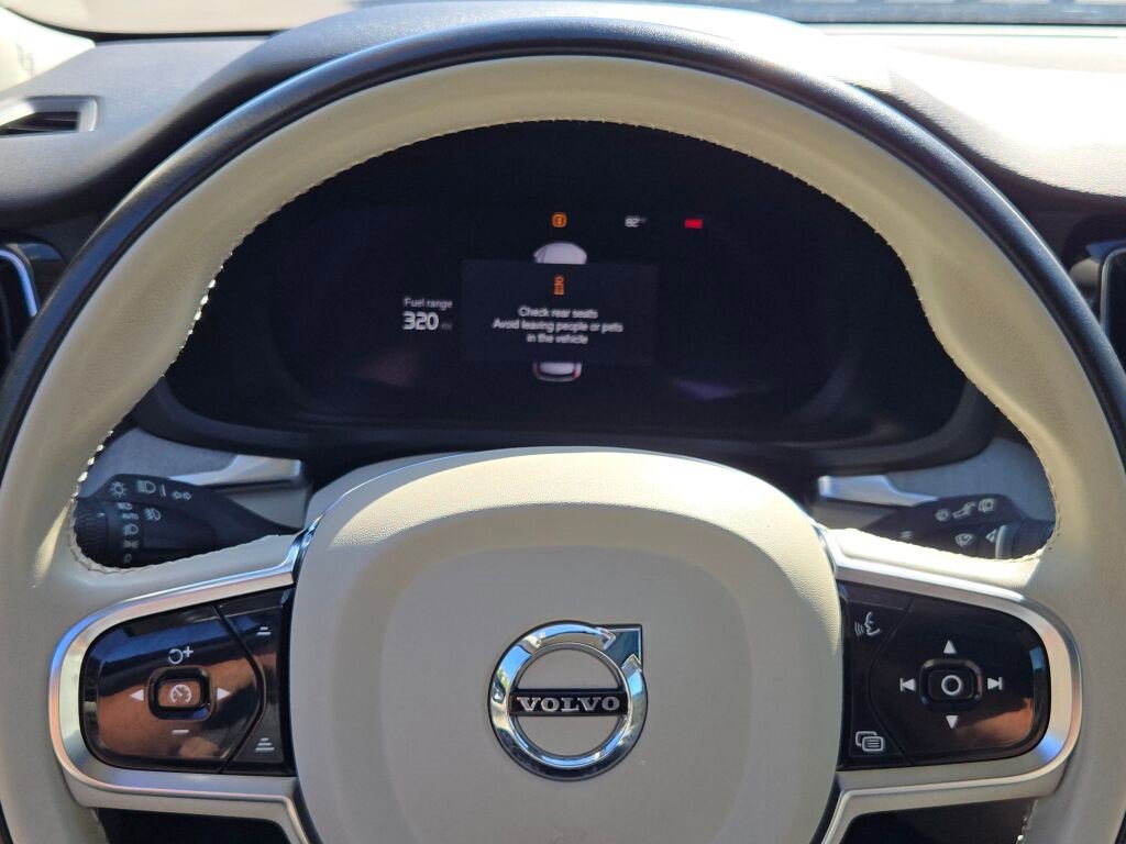 Used 2024 Volvo V60 B5 Cross Country Plus image 35