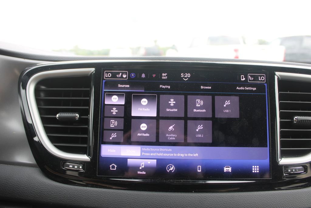 Used 2025 Chrysler Pacifica Select FWD image 29